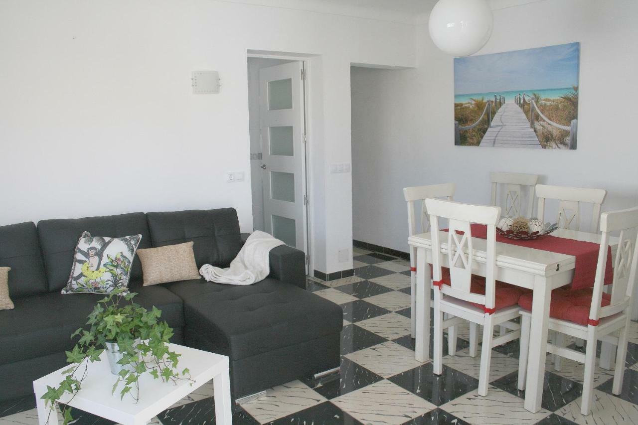 Fantastic, 100 Meters From The Beach Apartment *